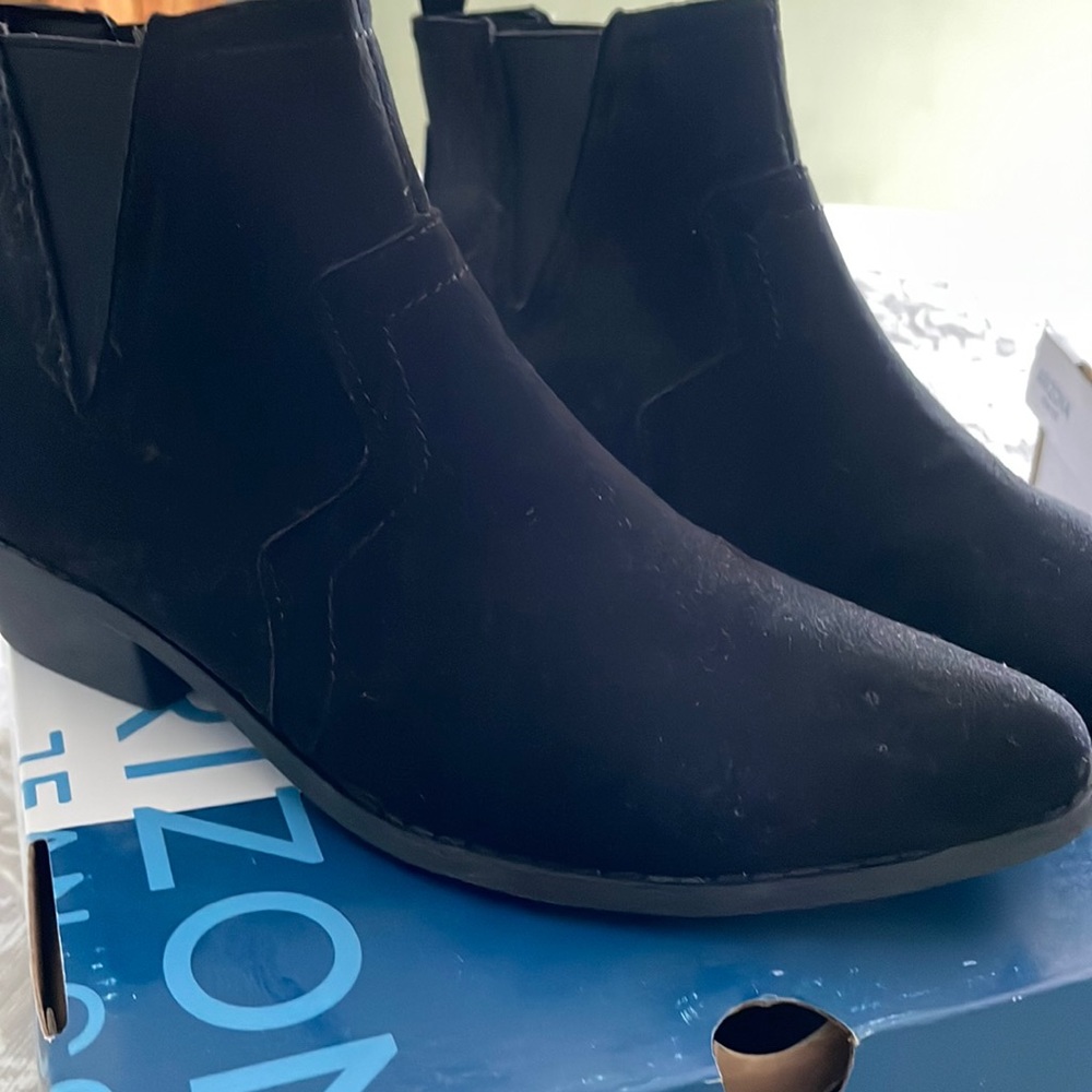Arizona Memory Foam Black Boots